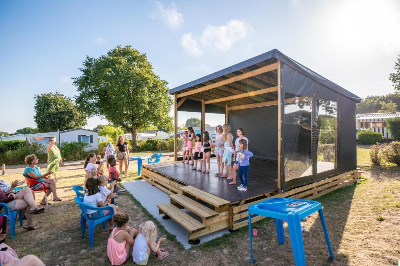 Camping Les Brillas Les Moutiers Exterior photo