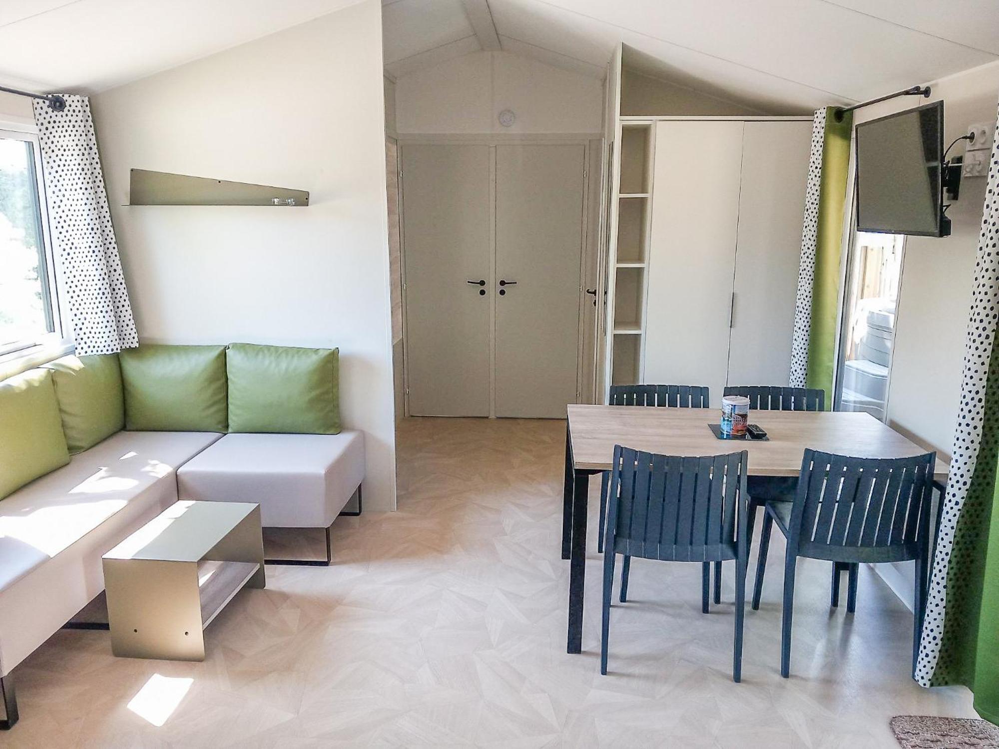 Camping Les Brillas Les Moutiers Exterior photo